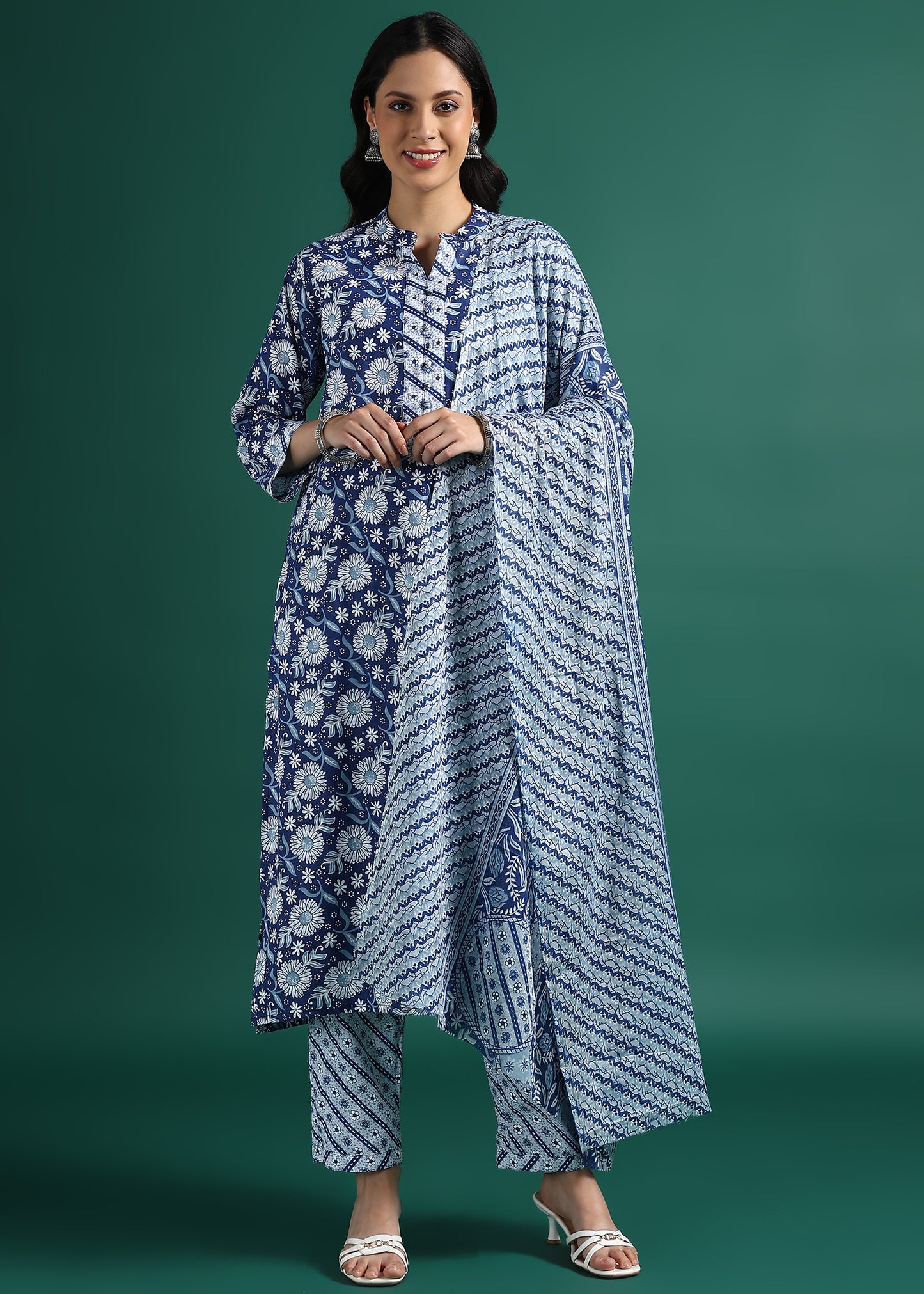Suskriti Élora — Indigo Blue Digital‑Print Pure Cotton Kurta Set with Dupatta & Printed Pants