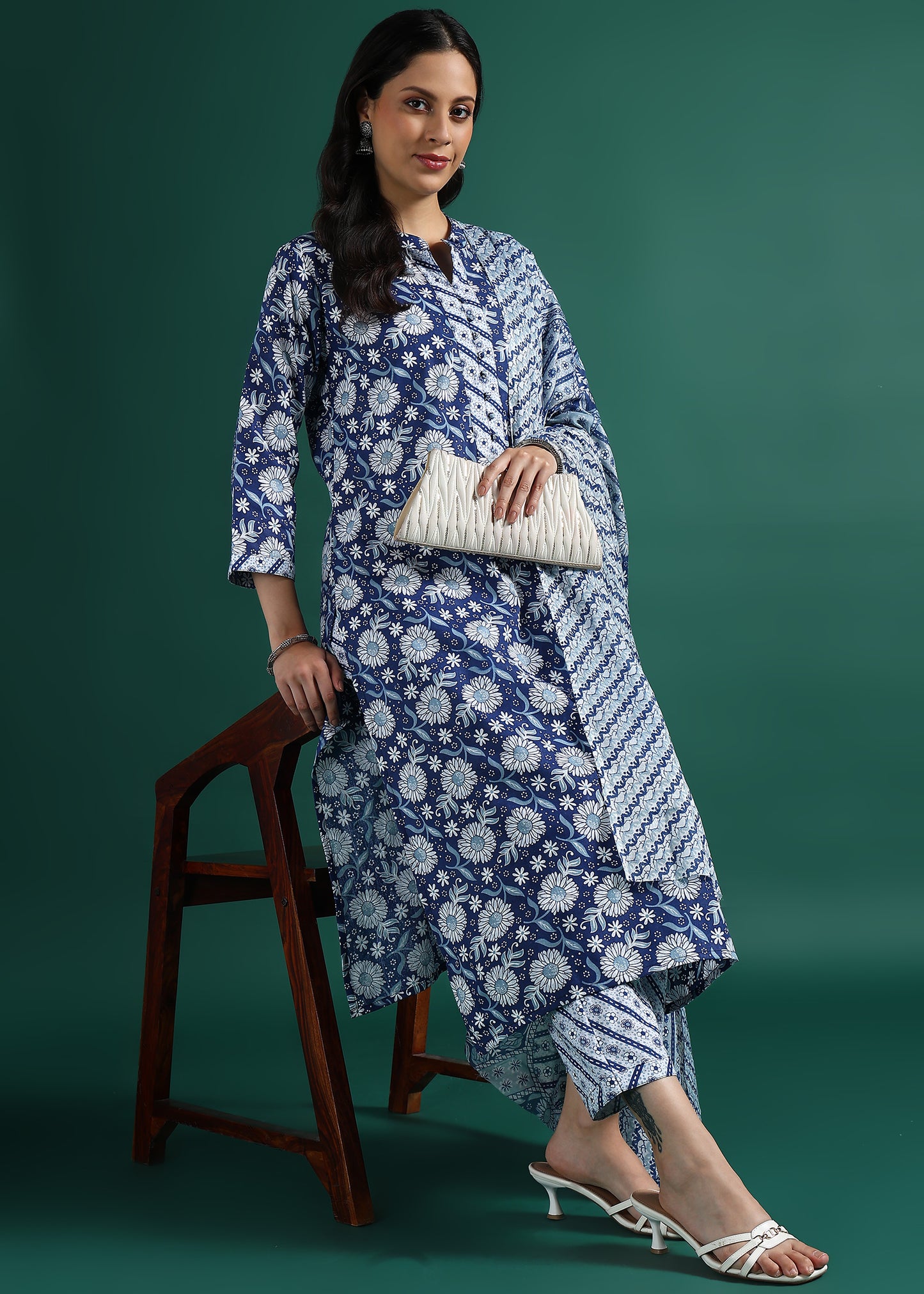 Suskriti Élora — Indigo Blue Digital‑Print Pure Cotton Kurta Set with Dupatta & Printed Pants