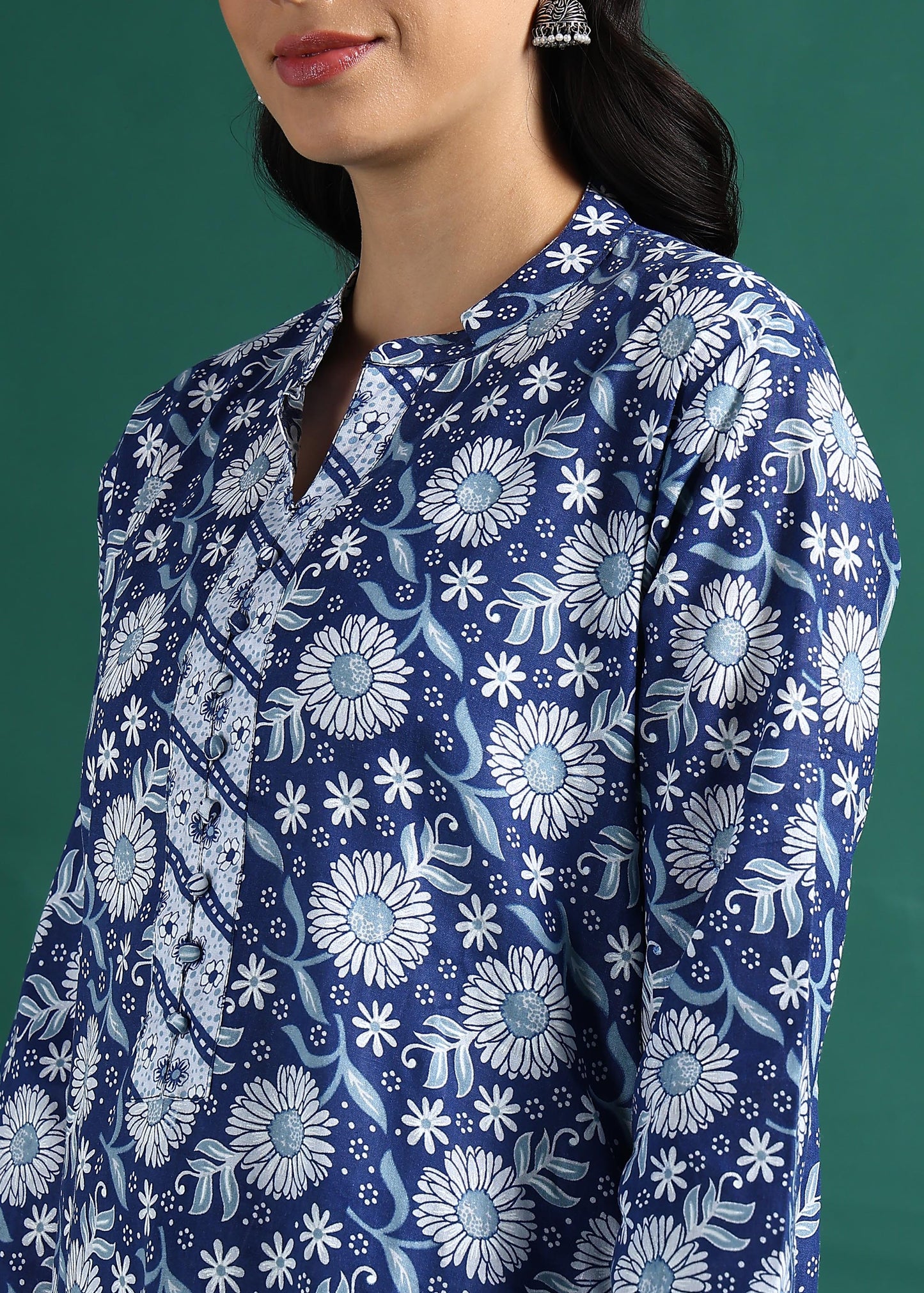 Suskriti Élora — Indigo Blue Digital‑Print Pure Cotton Kurta Set with Dupatta & Printed Pants